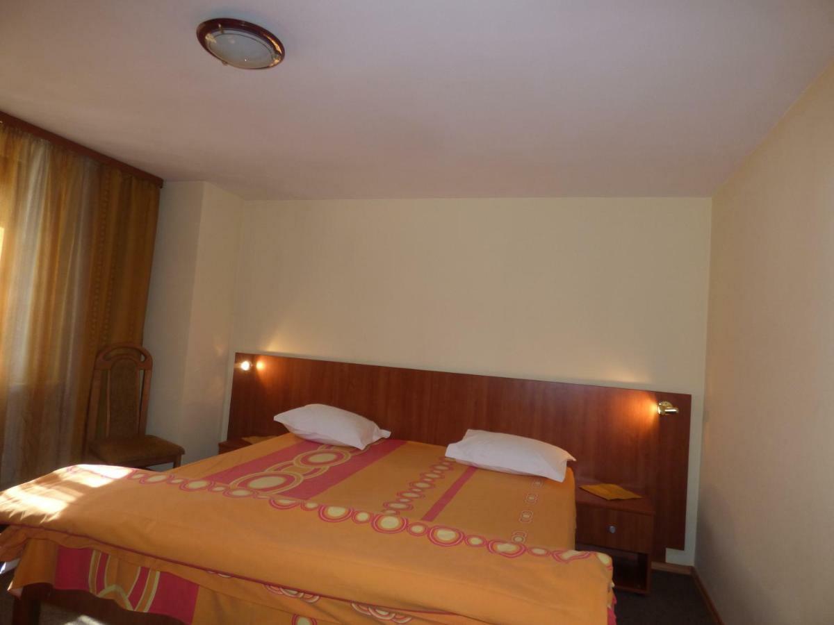 Gura Padurii Hotel Sinaia Ngoại thất bức ảnh